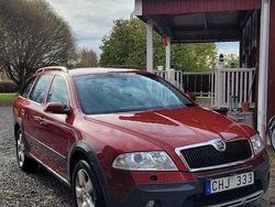 Röd Begagnad 2008 Skoda Octavia Scout Kombi | 22 000 kr (Superpris)