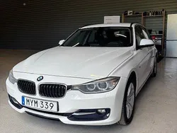 Vit Begagnad 2013 BMW 320 Sport Line Kombi | 89 900 kr (Marknadspris)