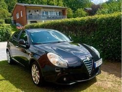 Svart Begagnad 2011 Alfa Romeo Giulietta Distinctive Halvkombi | 47 500 kr