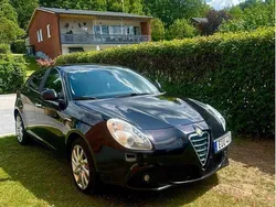 Svart Begagnad 2011 Alfa Romeo Giulietta Distinctive Halvkombi | 49 500 kr (Bra pris)