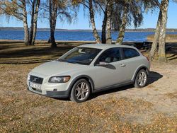 Vit Begagnad 2007 Volvo C30 Kinetic Halvkombi | 58 000 kr (Lite dyr)