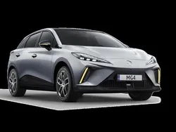 Vit Begagnad 2023 MG MG4 EV Luxury Halvkombi | 399 990 kr (Dyr)