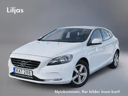 Vit Begagnad 2015 Volvo V40 Kinetic Kombi | 125 000 kr (Marknadspris)