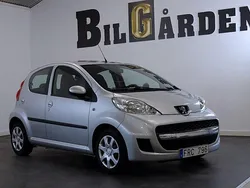 Grå Begagnad 2010 Peugeot 107 Halvkombi | 64 900 kr