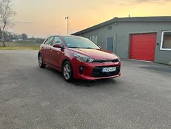 Röd Begagnad 2017 Kia Rio Halvkombi | 99 900 kr (Bra pris)