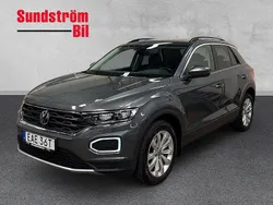 Mörkgrå (grå) Begagnad 2021 VW T-Roc SUV | 264 900 kr (Marknadspris)