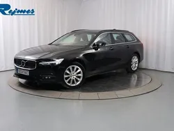 Svart Begagnad 2022 Volvo V90 Momentum Kombi | 309 900 kr (Marknadspris)