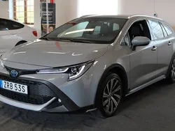 Grå Begagnad 2022 Toyota Corolla Kombi | 279 900 kr