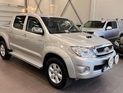 Silver (silvergråmetallic) Begagnad 2011 Toyota HiLux Pickup | 259 900 kr (Dyr)
