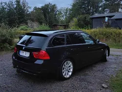 Svart Begagnad 2011 BMW 320 Kombi | 80 000 kr (Lite dyr)