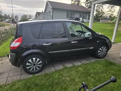 Svart Begagnad 2006 Renault Scénic II Minibuss | 16 000 kr