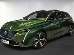 Grön (green) Begagnad 2023 Peugeot 308 Halvkombi | 319 900 kr