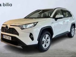Vit Begagnad 2019 Toyota RAV4 Hybrid SUV | 289 900 kr (Dyr)