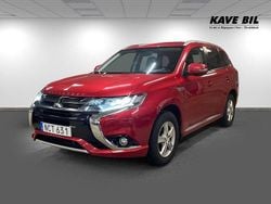 Röd Begagnad 2016 Mitsubishi Outlander P-HEV SUV | 159 900 kr (Bra pris)