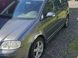 Grå Begagnad 2006 VW Touran Trendline Minibuss | 13 000 kr (Marknadspris)