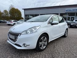 Vit Begagnad 2012 Peugeot 208 Halvkombi | 61 900 kr (Marknadspris)