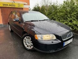 Mörkblå (blå) Begagnad 2007 Volvo V70 Kinetic Kombi | 34 000 kr (Marknadspris)