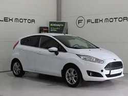 Vit Begagnad 2016 Ford Fiesta Titanium Halvkombi | 54 800 kr (Marknadspris)
