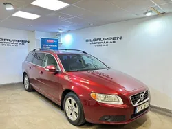 Röd Begagnad 2009 Volvo V70 Momentum Kombi | 79 900 kr (Marknadspris)