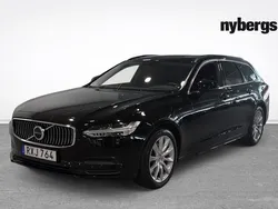 Svart Begagnad 2022 Volvo V90 Momentum Kombi | 369 900 kr (Marknadspris)