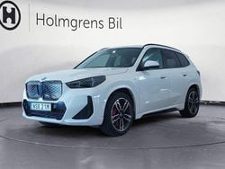 Vit Begagnad 2025 BMW iX1 Efficient Dynamics SUV | 599 800 kr