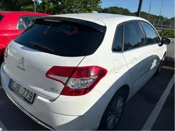Vit Begagnad 2012 Citroën C4 Halvkombi | 60 000 kr (Bra pris)