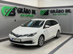 Vit Begagnad 2018 Toyota Auris Touring Sports Executive Kombi | 139 900 kr (Marknadspris)
