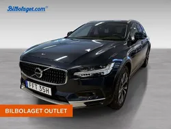 Blå Begagnad 2024 Volvo V90 CC Plus Kombi | 469 800 kr (Marknadspris)