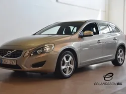 Ljusbrun Begagnad 2011 Volvo V60 Momentum Kombi | 99 900 kr (Marknadspris)