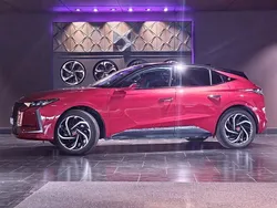 Röd Begagnad 2023 DS Automobiles DS4 Halvkombi | 420 000 kr