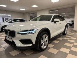 Vit Begagnad 2019 Volvo V60 CC Kombi | 317 800 kr (Marknadspris)