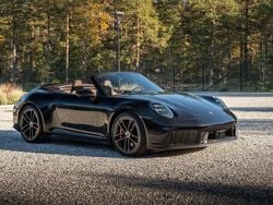 Flerfärgad (jet black metallic) Ny 2025 Porsche 911 Carrera GTS Cab | 2 395 000 kr