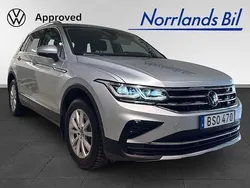 Silver (reflex silver metallic) Begagnad 2024 VW Tiguan Elegance SUV | 439 000 kr (Dyr)