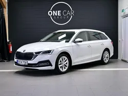 Vit Begagnad 2021 Skoda Octavia Style Kombi | 214 900 kr (Marknadspris)