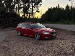 Röd Begagnad 2015 Volvo V70 Momentum Kombi | 129 000 kr (Marknadspris)