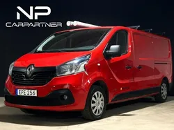 Röd Begagnad 2015 Renault Trafic Van | 98 900 kr (Marknadspris)