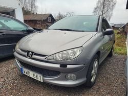 Grå Begagnad 2005 Peugeot 206 Halvkombi | 6 500 kr (Superpris)