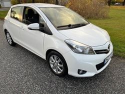 Vit Begagnad 2012 Toyota Yaris Halvkombi | 91 000 kr (Dyr)