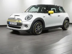 Silver (white silver metallic) Begagnad 2020 Mini Cooper Halvkombi | 179 800 kr (Bra pris)