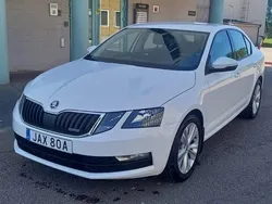 Vit Begagnad 2018 Skoda Octavia Halvkombi | 160 000 kr (Marknadspris)