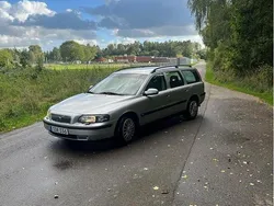 Grå Begagnad 2001 Volvo V70 Business Edition Kombi | 15 000 kr (Bra pris)