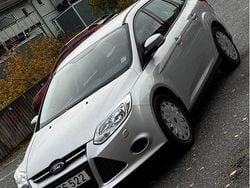 Grå Begagnad 2014 Ford Focus Trend Kombi | 62 000 kr (Superpris)