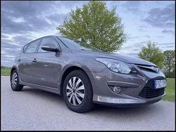 Grå Begagnad 2011 Hyundai i30 Halvkombi | 37 000 kr (Marknadspris)