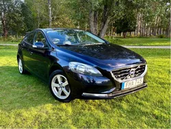 Blå Begagnad 2016 Volvo V40 Kinetic Kombi | 82 500 kr (Bra pris)