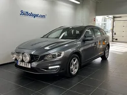 Grå Begagnad 2016 Volvo V60 Momentum Kombi | 144 900 kr (Marknadspris)