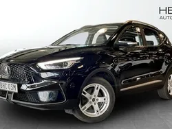Svart (black) Begagnad 2021 MG ZS Luxury Sedan | 244 900 kr (Superpris)