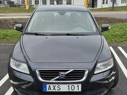 Grå Begagnad 2009 Volvo S40 Sedan | 35 000 kr (Marknadspris)