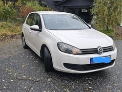 Vit Begagnad 2011 VW Golf VI Halvkombi | 55 000 kr (Bra pris)