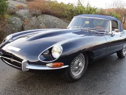 Indigoblå Begagnad 1968 Jaguar E-Type Cab | 799 000 kr