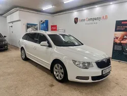 Vit Begagnad 2013 Skoda Superb Ambition Kombi | 64 900 kr (Lite dyr)